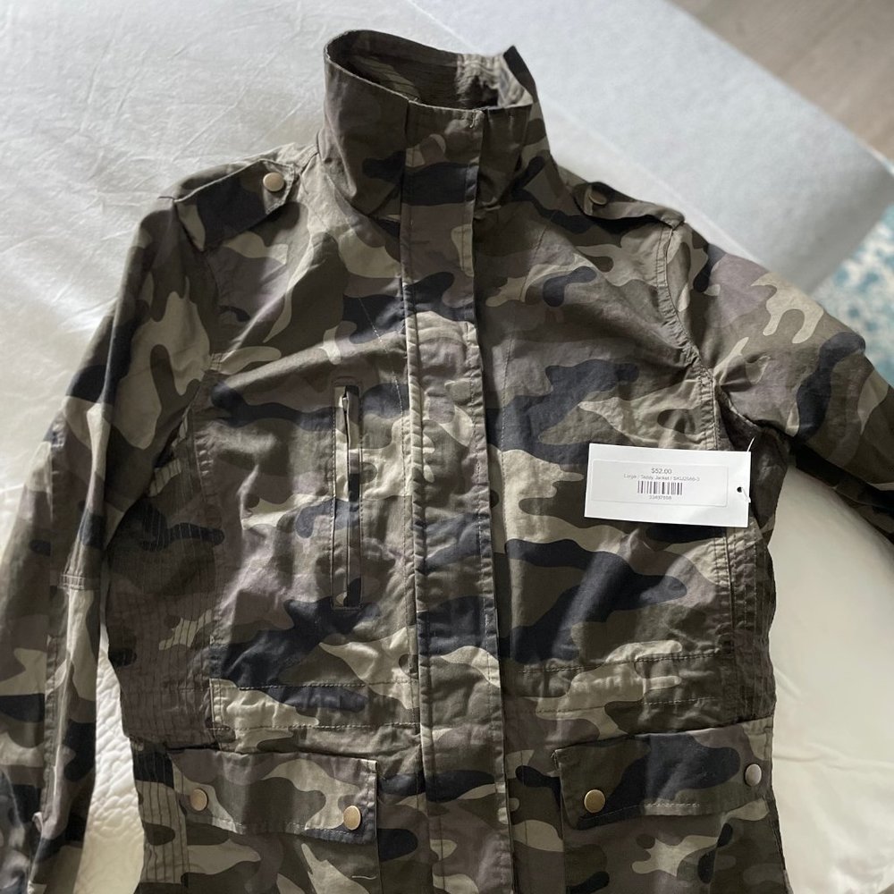Camouflaged Cargo Jacket - Brand 2Sable